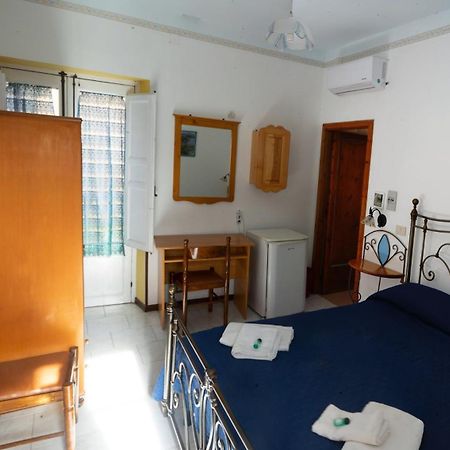 Casa Vittorio B&B Липари Екстериор снимка