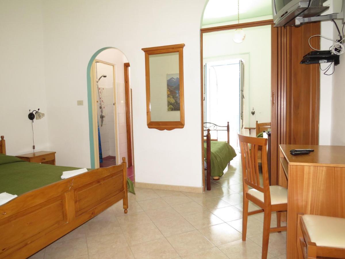 Casa Vittorio B&B Липари Екстериор снимка