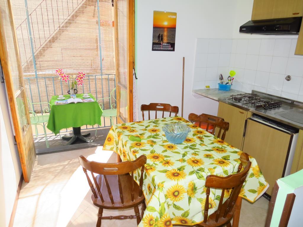 Casa Vittorio B&B Липари Екстериор снимка