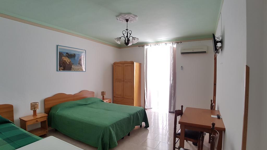 Casa Vittorio B&B Липари Екстериор снимка