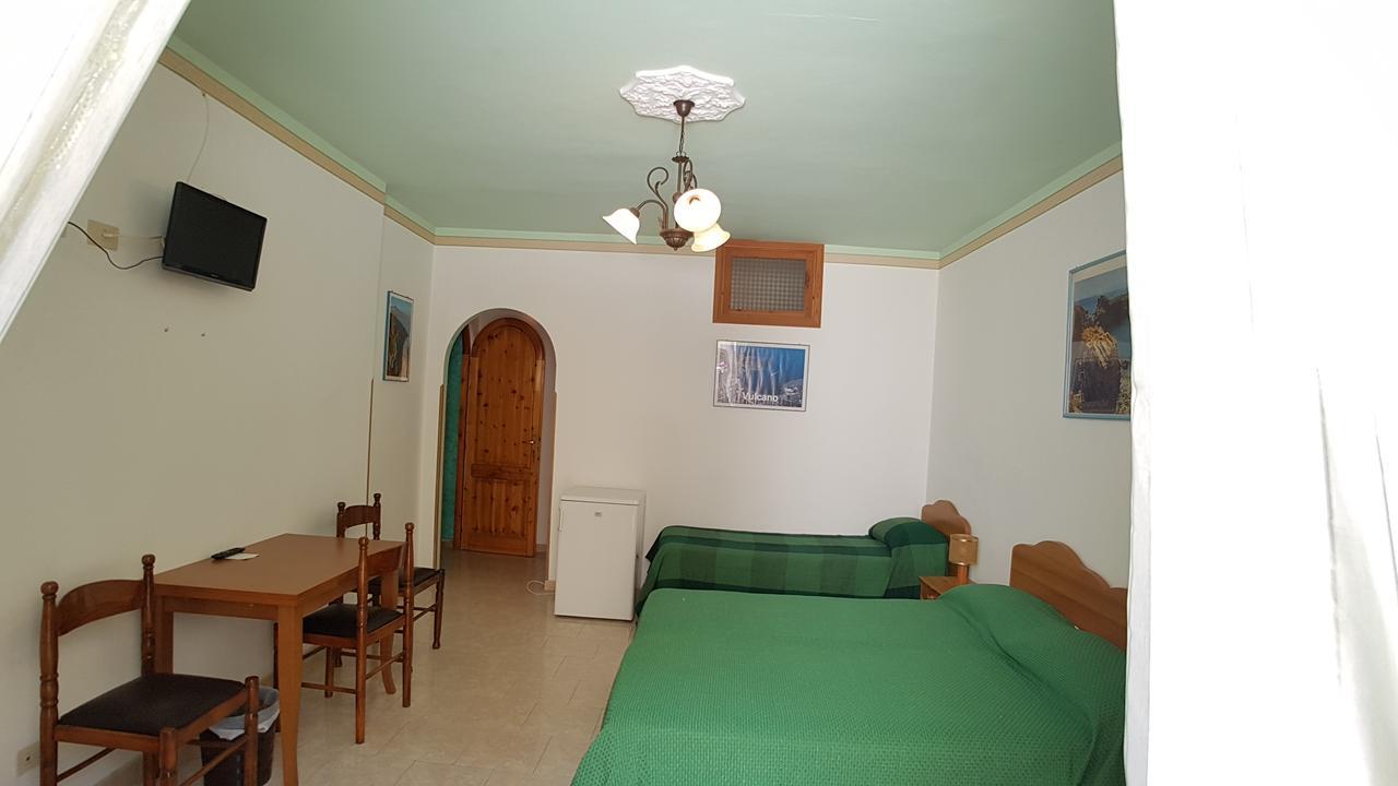 Casa Vittorio B&B Липари Екстериор снимка