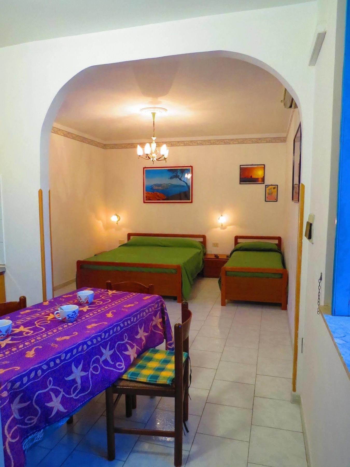 Casa Vittorio B&B Липари Екстериор снимка