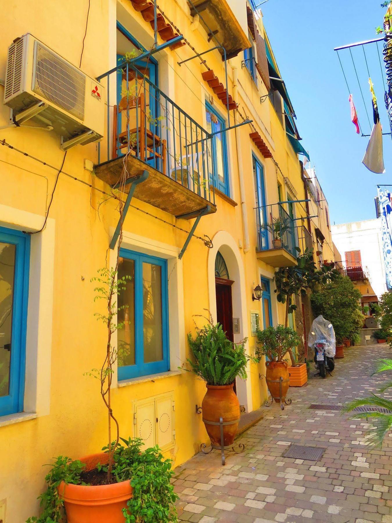 Casa Vittorio B&B Липари Екстериор снимка