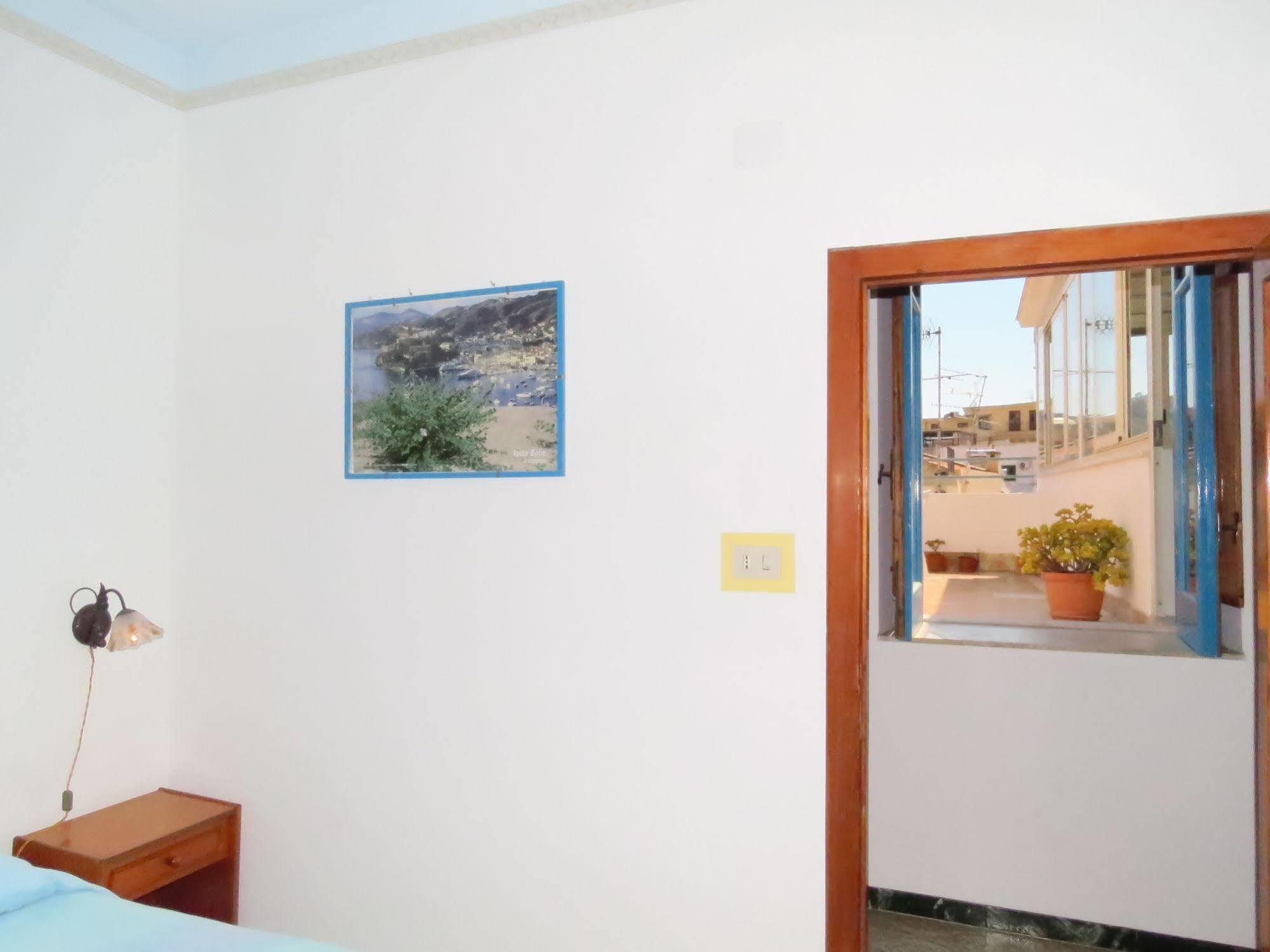 Casa Vittorio B&B Липари Екстериор снимка